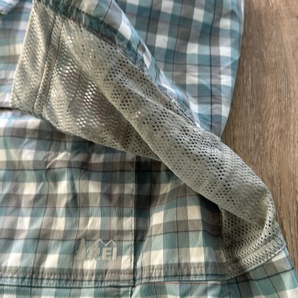 Rei Co-Op Sahara Plaid Short Sleeve Button Front Shirt Grey Blue Size Large - Picture 3 of 5